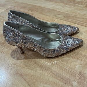 NEW  GOLD & SILVER PUMP SIZE 6.5